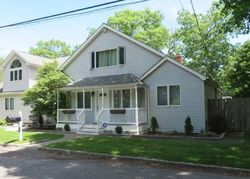  Longfellow Dr, Mastic Beach NY