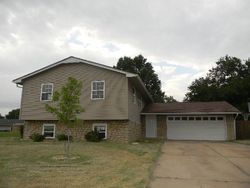  E 61st St N, Wichita KS