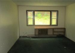 Foreclosure Listing in APPLE VALLEY PKWY APT 4 GREENVILLE, RI 02828