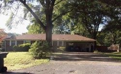  N Lake Shore Dr, Memphis TN