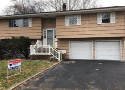 Foreclosure Listing in CAROLYN AVE COLONIA, NJ 07067