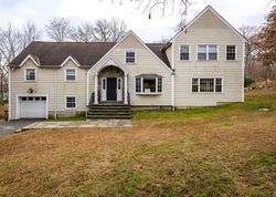  Wyndover Ln, Stamford CT
