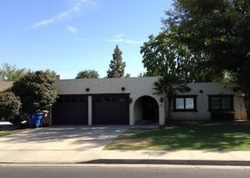  Surrey Ln, Bakersfield CA
