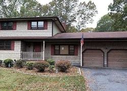 Foreclosure Listing in OAK AVE SHIRLEY, NY 11967