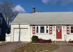 Foreclosure Listing in LILAC ST BERGENFIELD, NJ 07621