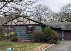  Wellwood Dr, Shirley NY