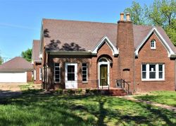 Foreclosure Listing in S 7TH ST CHICKASHA, OK 73018