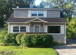Foreclosure Listing in N LAKE SHORE DR GRAYSLAKE, IL 60030