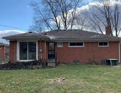 Foreclosure Listing in CENTENNIAL ST SAINT CLAIR SHORES, MI 48081