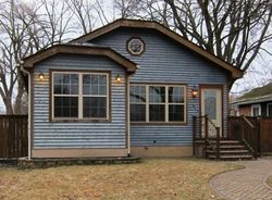  Chestnut St, Waukegan IL