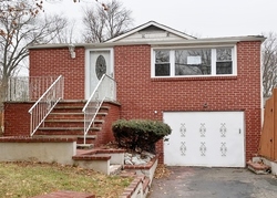 Foreclosure Listing in FAIRFIELD RD WAYNE, NJ 07470