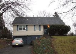 Foreclosure Listing in SUNNYFIELD RD CAMILLUS, NY 13031