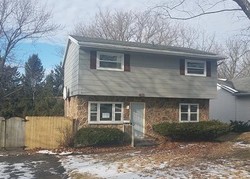  Woodland Dr, Rockford IL