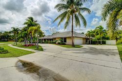  La Mirada Cir, West Palm Beach FL