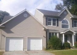  Castle Dr, Pennsville NJ