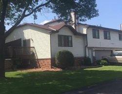  S Maplebrook Cir, Minneapolis MN