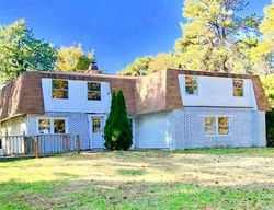 Foreclosure Listing in CROOKED PINE DR MEDFORD, NY 11763