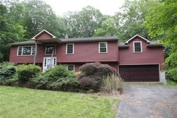  Woodland Dr, Mahopac NY