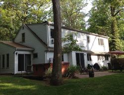 Foreclosure Listing in BENNETT AVE HUNTINGTON STATION, NY 11746