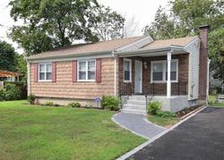 Foreclosure Listing in EAST ST AMITYVILLE, NY 11701