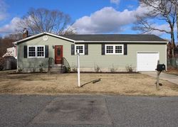  Hurstwood Rd, Shirley NY
