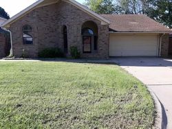 Foreclosure Listing in NE STRATFORD CIR LAWTON, OK 73507