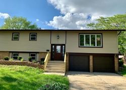  Victoria Dr, Oak Forest IL