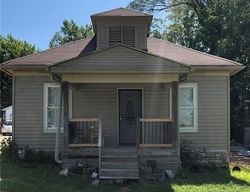 Foreclosure Listing in S HEDGES AVE INDEPENDENCE, MO 64052