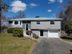 Foreclosure Listing in NEW HWY COMMACK, NY 11725