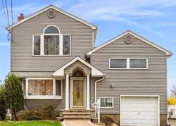 Foreclosure Listing in MAIN PKWY E PLAINVIEW, NY 11803
