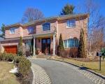 Foreclosure in  PARKWAY DR Roslyn Heights, NY 11577