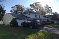 Foreclosure Listing in CHERRYWOOD DR NEW HYDE PARK, NY 11040