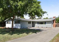 Foreclosure Listing in S OAK PARK ST VISALIA, CA 93277