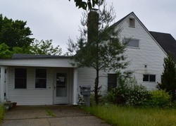 Foreclosure Listing in ELVES LN LEVITTOWN, NY 11756