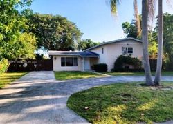  Ne 200th St, Miami FL