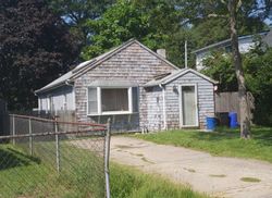 Foreclosure Listing in VANDERBILT AVE WEST BABYLON, NY 11704