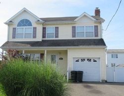 Foreclosure Listing in E KISSIMEE RD LINDENHURST, NY 11757