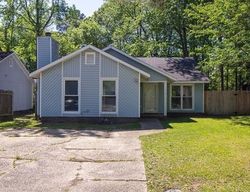  Hickorywood Dr, Fayetteville NC