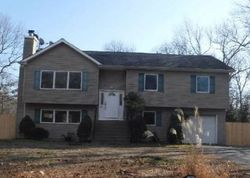 Foreclosure Listing in SHORE RD HAMPTON BAYS, NY 11946