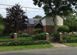  Carlton Dr E, Shirley NY