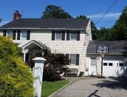 Foreclosure Listing in LAWRENCE HILL RD HUNTINGTON, NY 11743