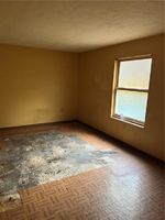 Foreclosure Listing in PEPPERTREE DR NEW KENSINGTON, PA 15068