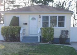 Foreclosure Listing in MADISON AVE BRENTWOOD, NY 11717