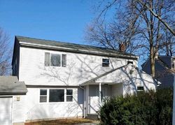 Foreclosure Listing in E 8TH ST HUNTINGTON STATION, NY 11746