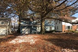 Foreclosure Listing in FENLEY RD CLEVELAND, OH 44121