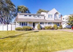 Foreclosure Listing in N DYRE AVE WEST ISLIP, NY 11795