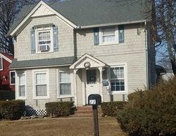  E Lakewood St, Patchogue NY