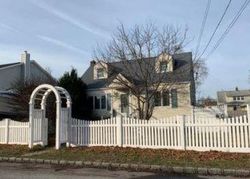  S 7th St, Lindenhurst NY
