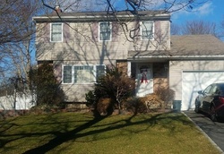 Foreclosure Listing in WASHINGTON HEIGHTS ST SELDEN, NY 11784