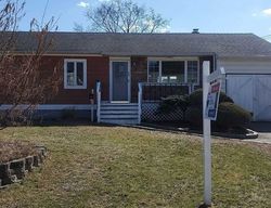 Foreclosure Listing in RALEIGH LN KINGS PARK, NY 11754